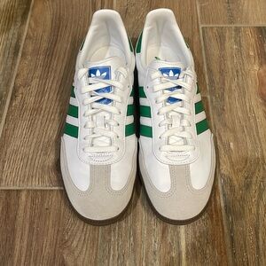 Adidas Men’s Samba sneaker size 9-1/2 kelly green color stripes